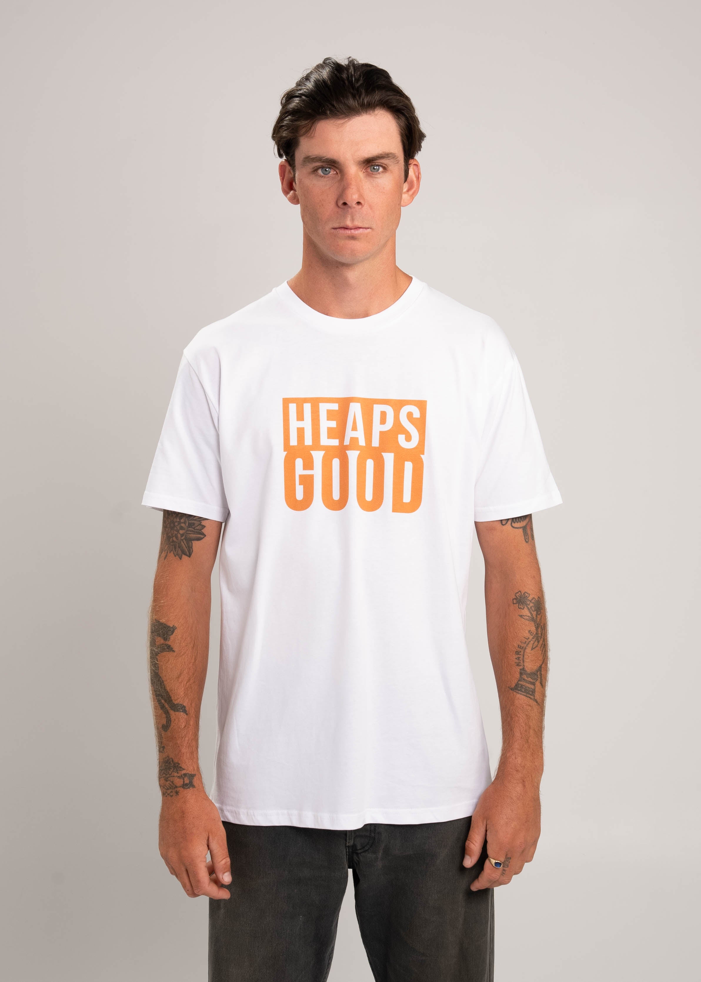 Dr.Moose Byron Bay White / S Heaps Good Funny Aussie T-Shirt