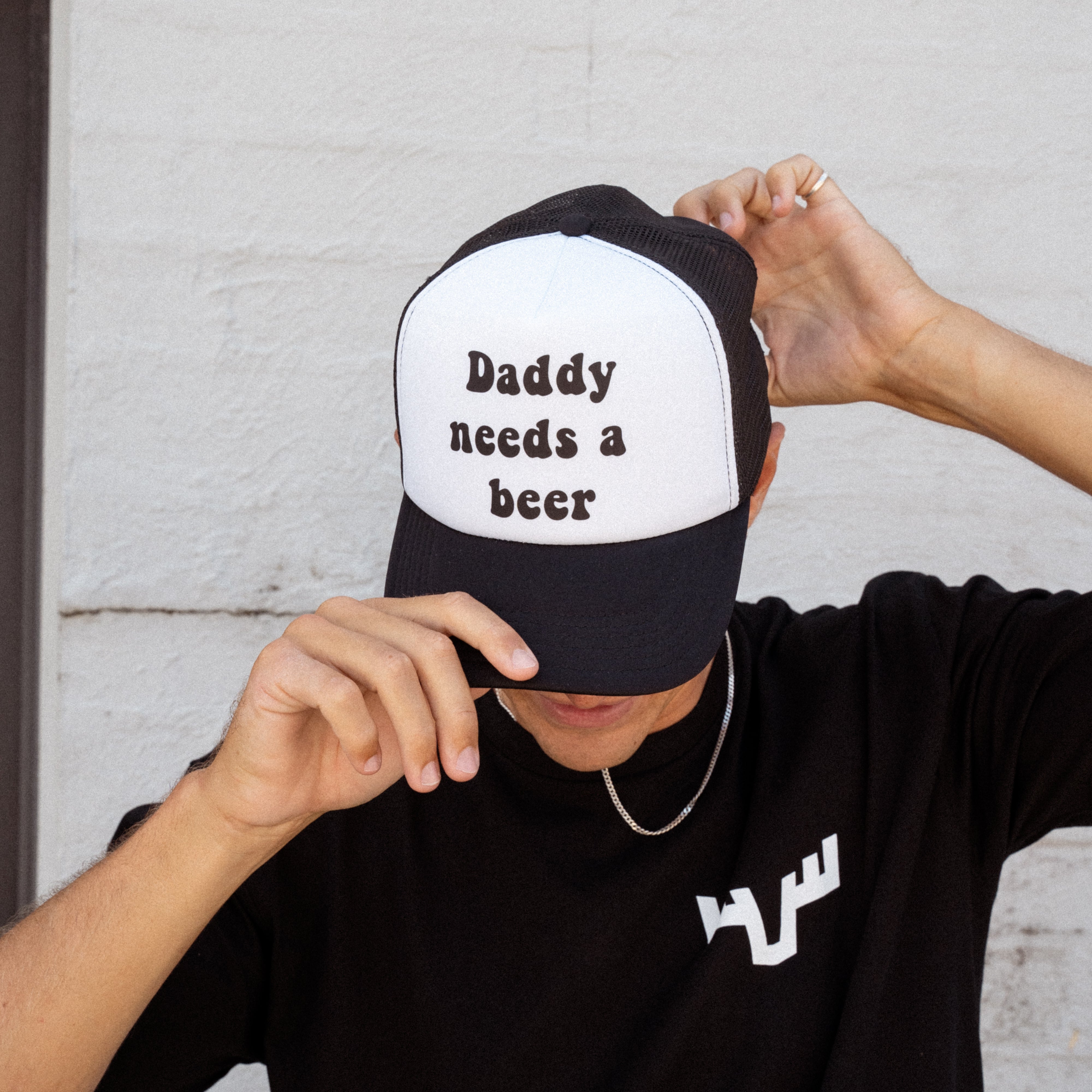 Dr.Moose Trucker Hat Daddy Needs a Beer Trucker